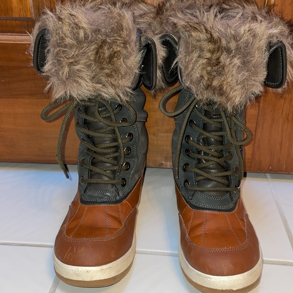 Aldo Furry Snow boots Size 9 ❄️